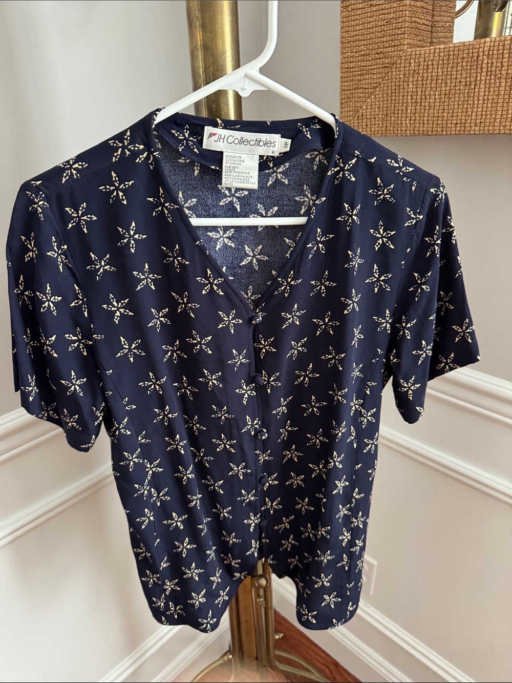 JH Collectibles Navy Starburst V-Neck Short Sleeve Top